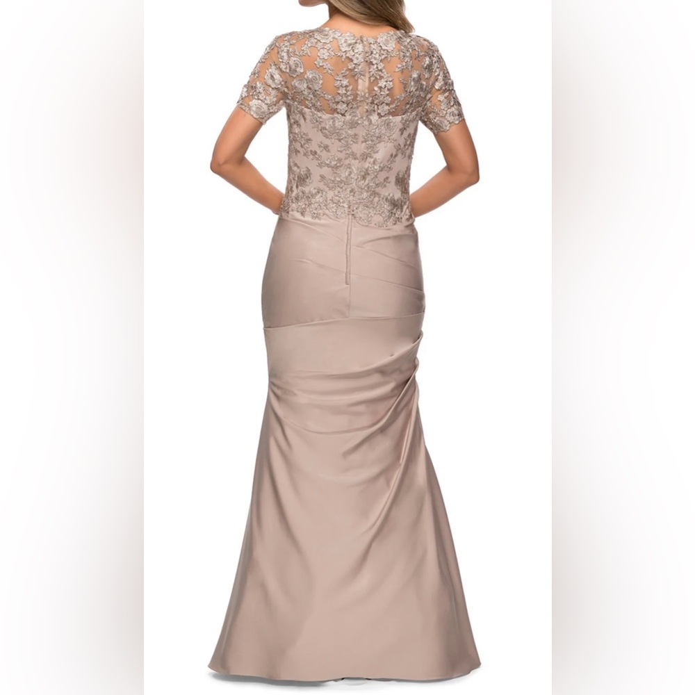LA FEMME 27989 - Satin Evening Dress With Lace And Scoop Neckline - Sz: 16.